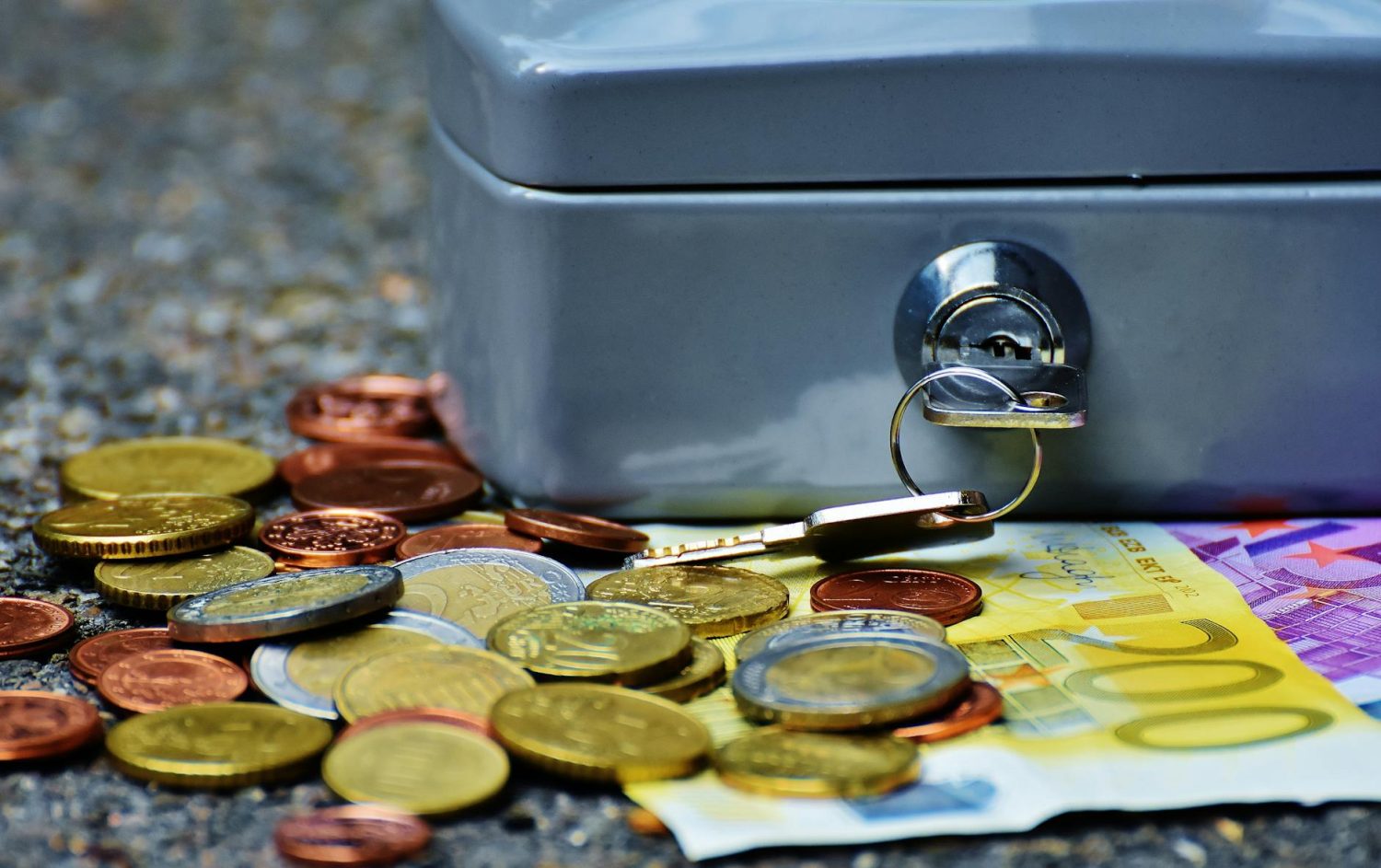 Turbocharge Your Nest Egg: Seize Employer Plans & IRA Opportunities